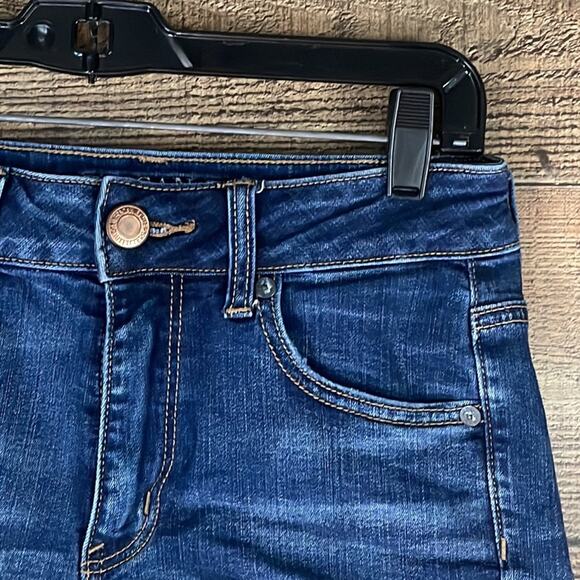 American Eagle Hi Rise Shortie Jean Shorts Blue Denim Exposed Pockets Size 4 - Picture 2 of 9